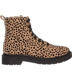 Pierre Dumas Womens Amora Tan and Black Boots Size 9
